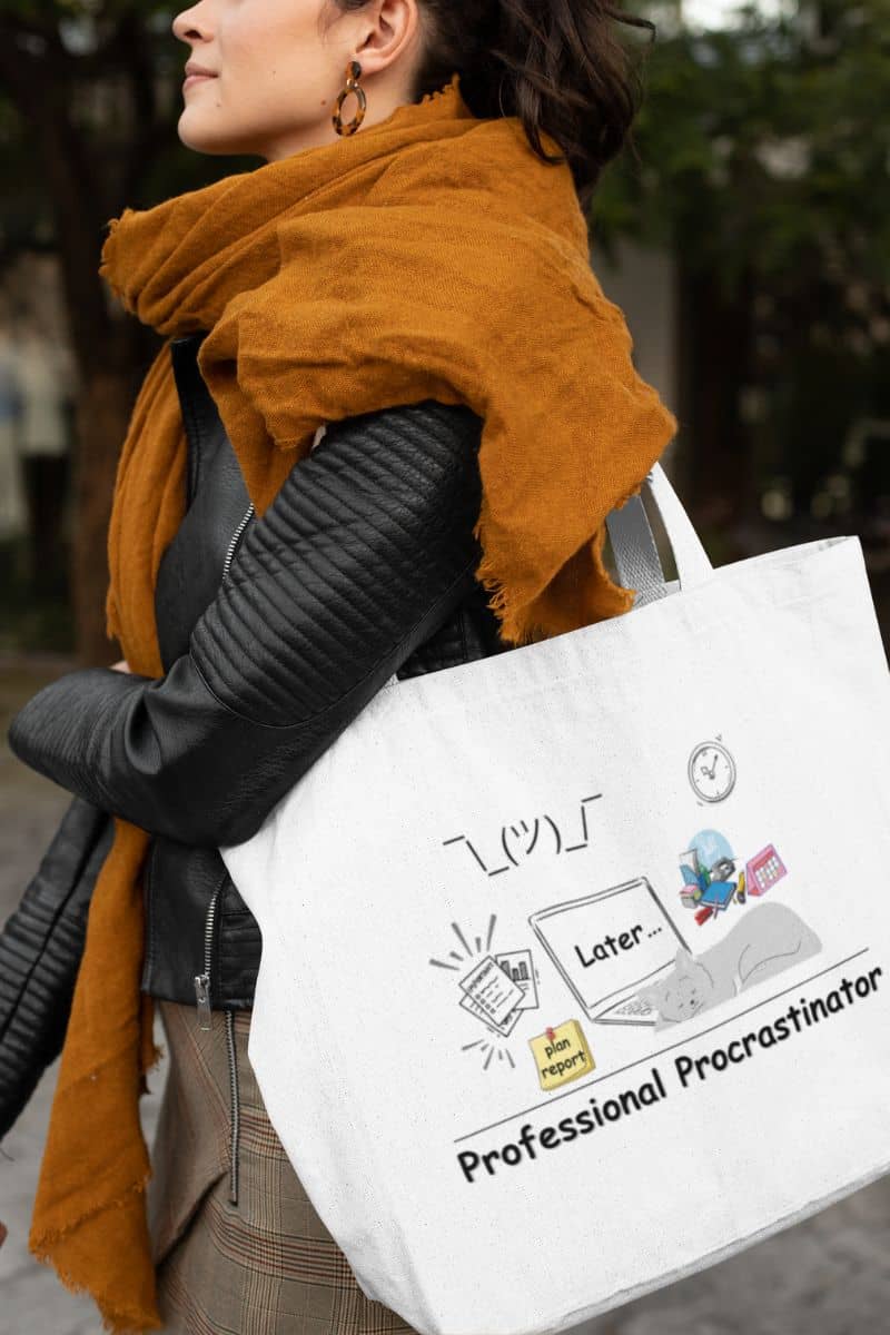 Sustainable shopping tote for the versatile woman